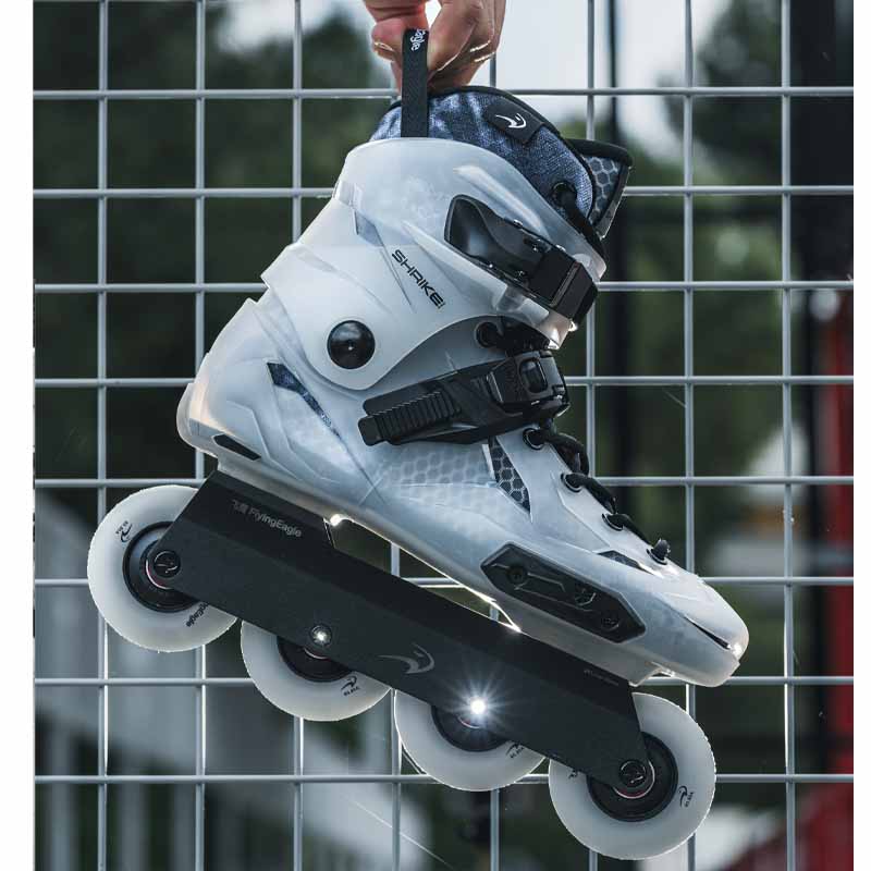 Flying Eagle Shrike Pro Black Cloud Skates
