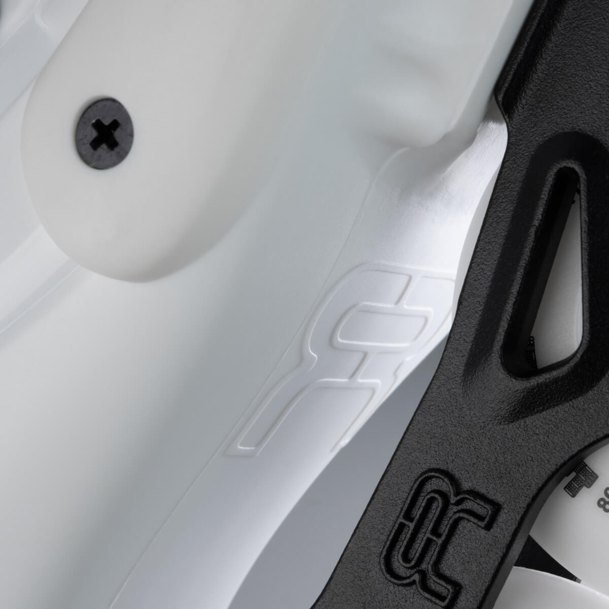 FRX 80 White Skates