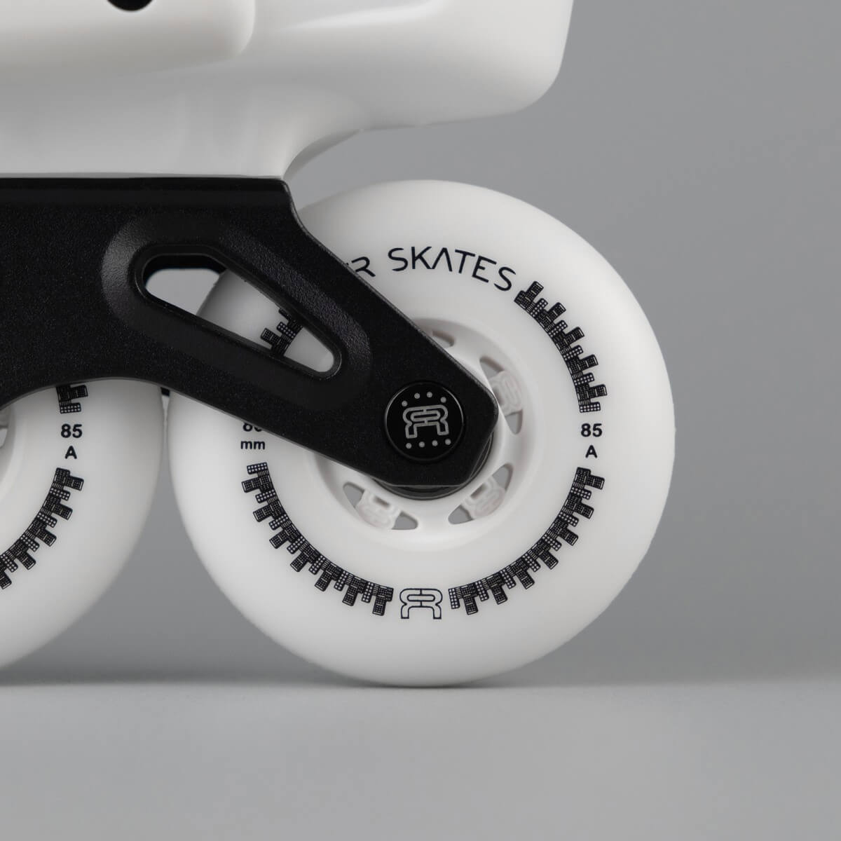 FRX 80 White Skates