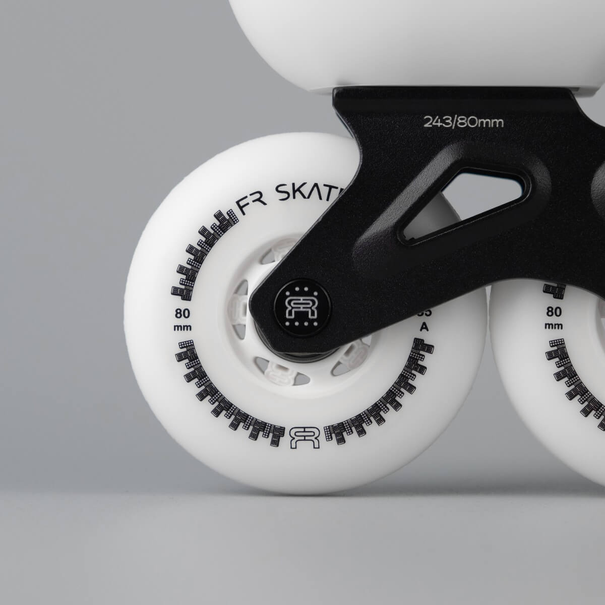 FRX 80 White Skates