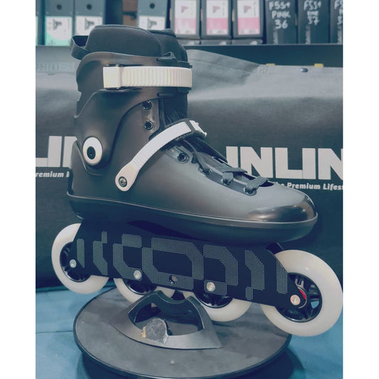 Iqon CL 15 Black Skates - alternate view