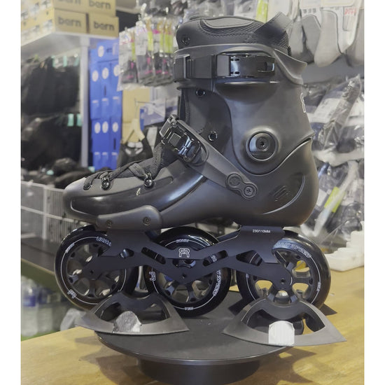 FR 1 310 Patines negros