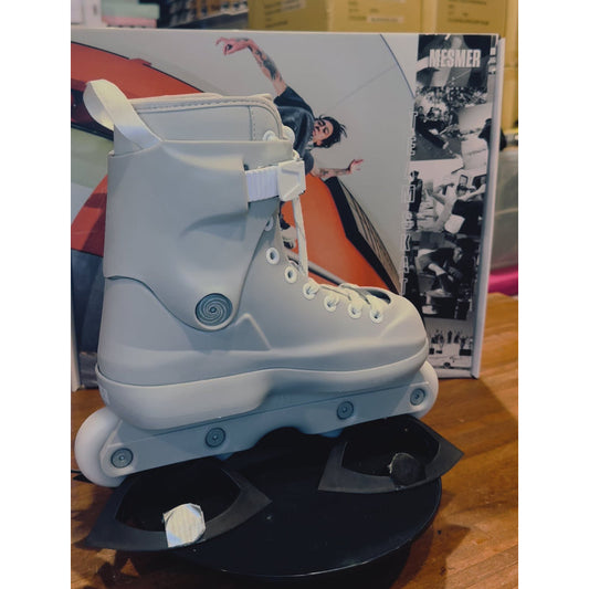 Mesmer Throne Team II Aggressive Skates - alternate view